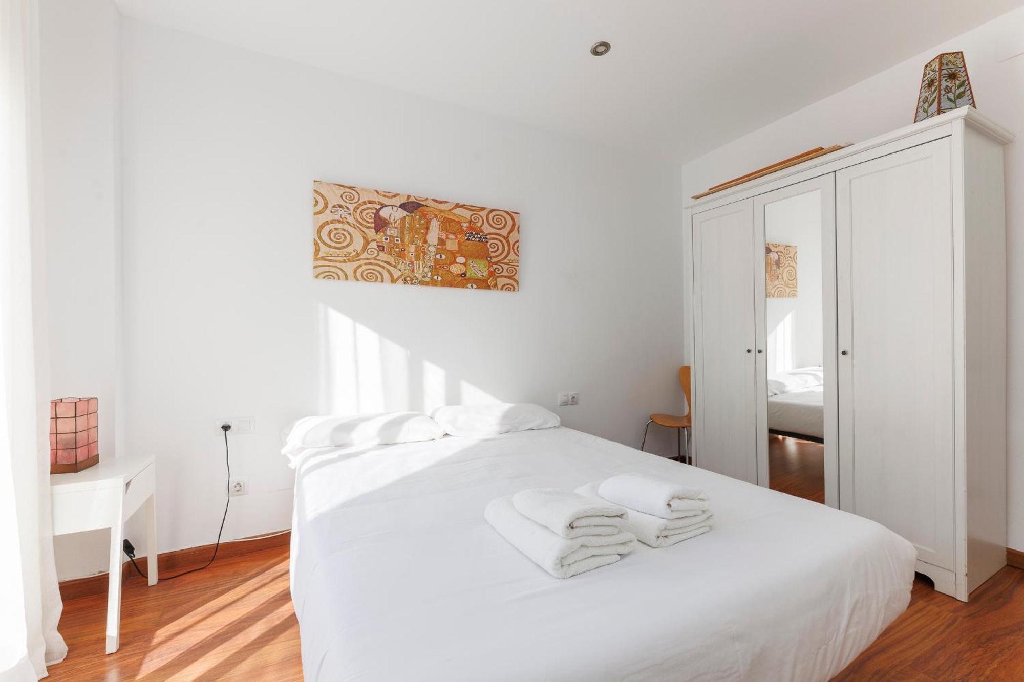 Aparteasy - Private Terrace, 3-Bedroom Apartment Barselona Dış mekan fotoğraf