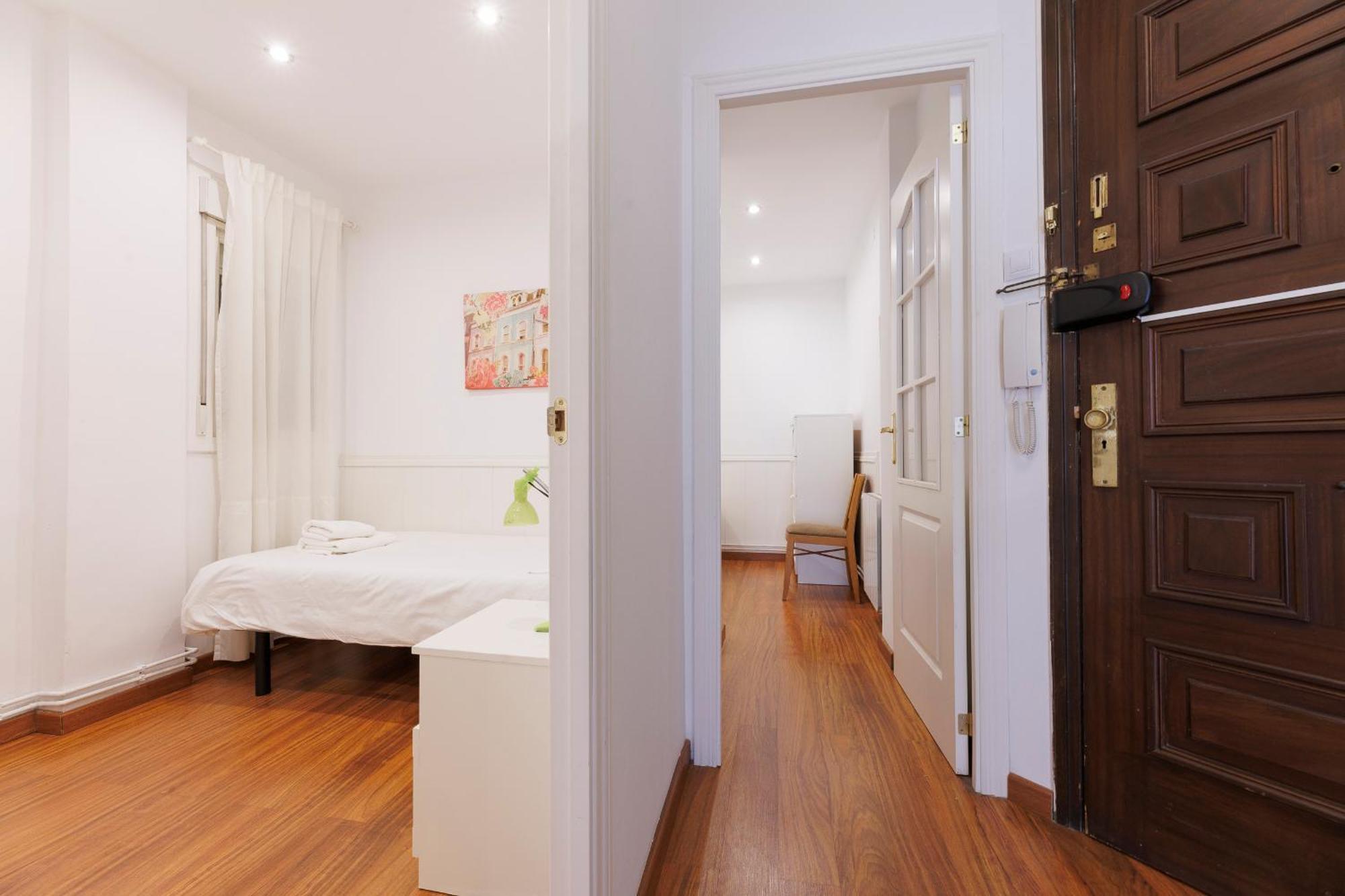 Aparteasy - Private Terrace, 3-Bedroom Apartment Barselona Dış mekan fotoğraf
